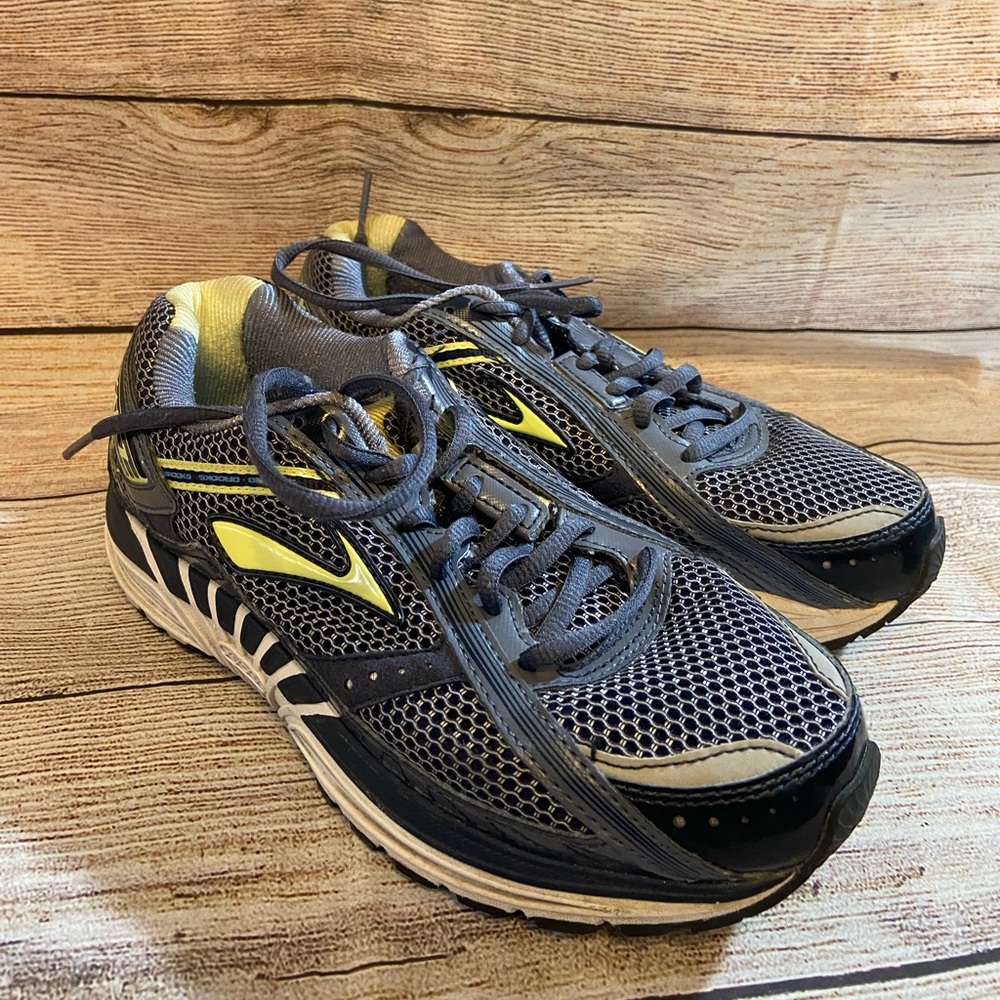 Brooks Dyad 7 Gray/Yellow Athletic Running Shoes Women's Size 8 D Wide